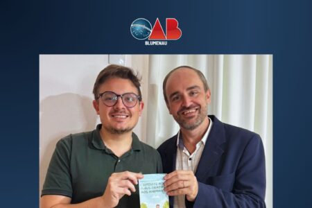 Comissão dos Direitos dos Animais da OAB Blumenau participa de programa de rádio e reforça ações de conscientização e proteção animal