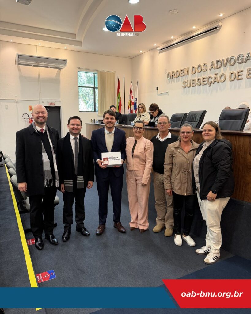 OAB Blumenau entrega credenciais a novos profissionais e reforça compromisso com a valorização da advocacia