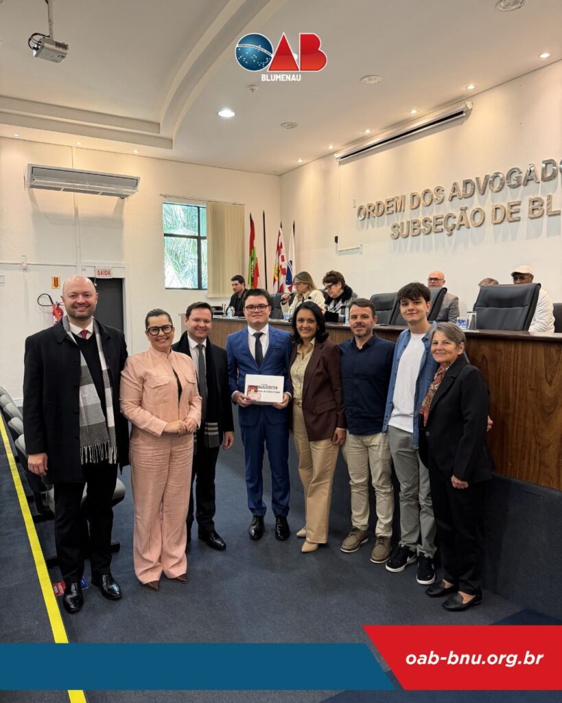 OAB Blumenau entrega credenciais a novos profissionais e reforça compromisso com a valorização da advocacia