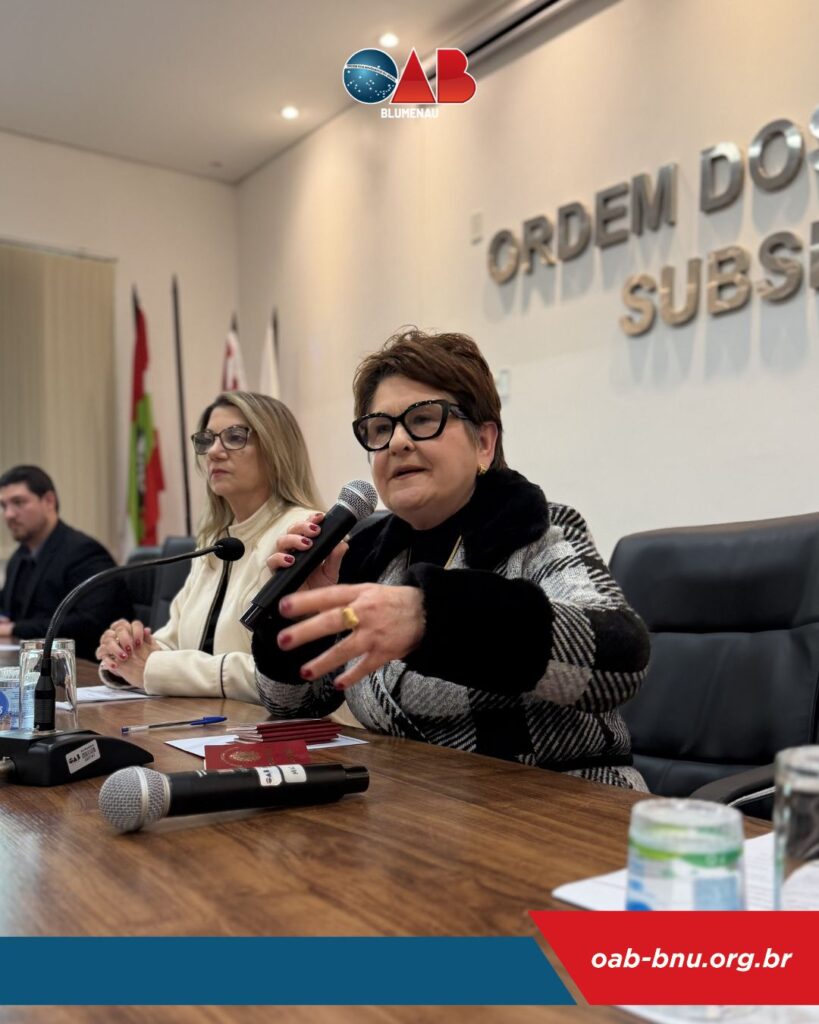 OAB Blumenau entrega credenciais a novos profissionais e reforça compromisso com a valorização da advocacia