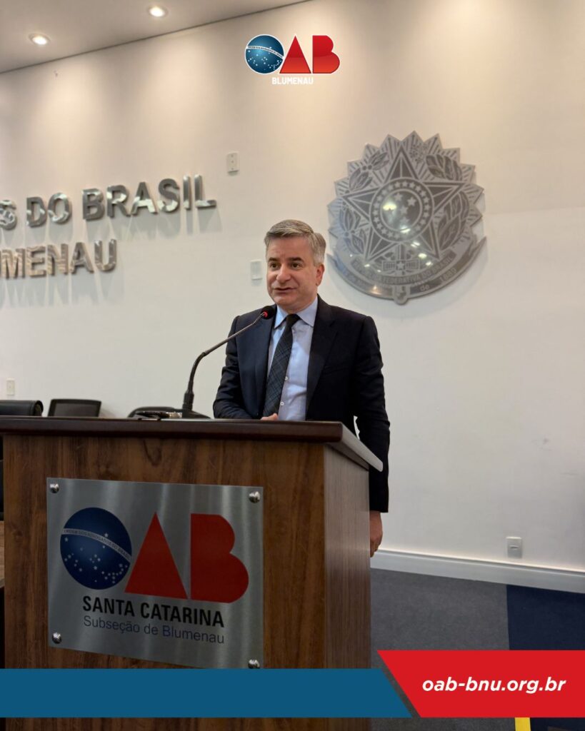 OAB Blumenau entrega credenciais a novos profissionais e reforça compromisso com a valorização da advocacia