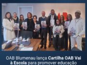 OAB Blumenau lança Cartilha OAB Vai à Escola para promover educação jurídica e cidadania nas escolas