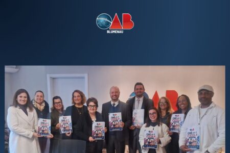 OAB Blumenau lança Cartilha OAB Vai à Escola para promover educação jurídica e cidadania nas escolas