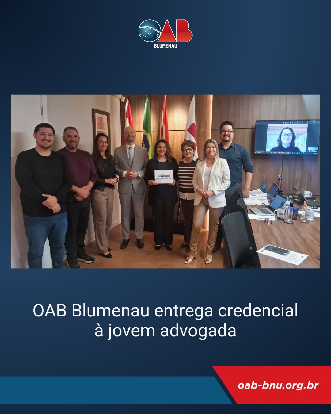 OAB Blumenau entrega credencial à jovem advogada OAB Blumenau entrega credencial à jovem advogada