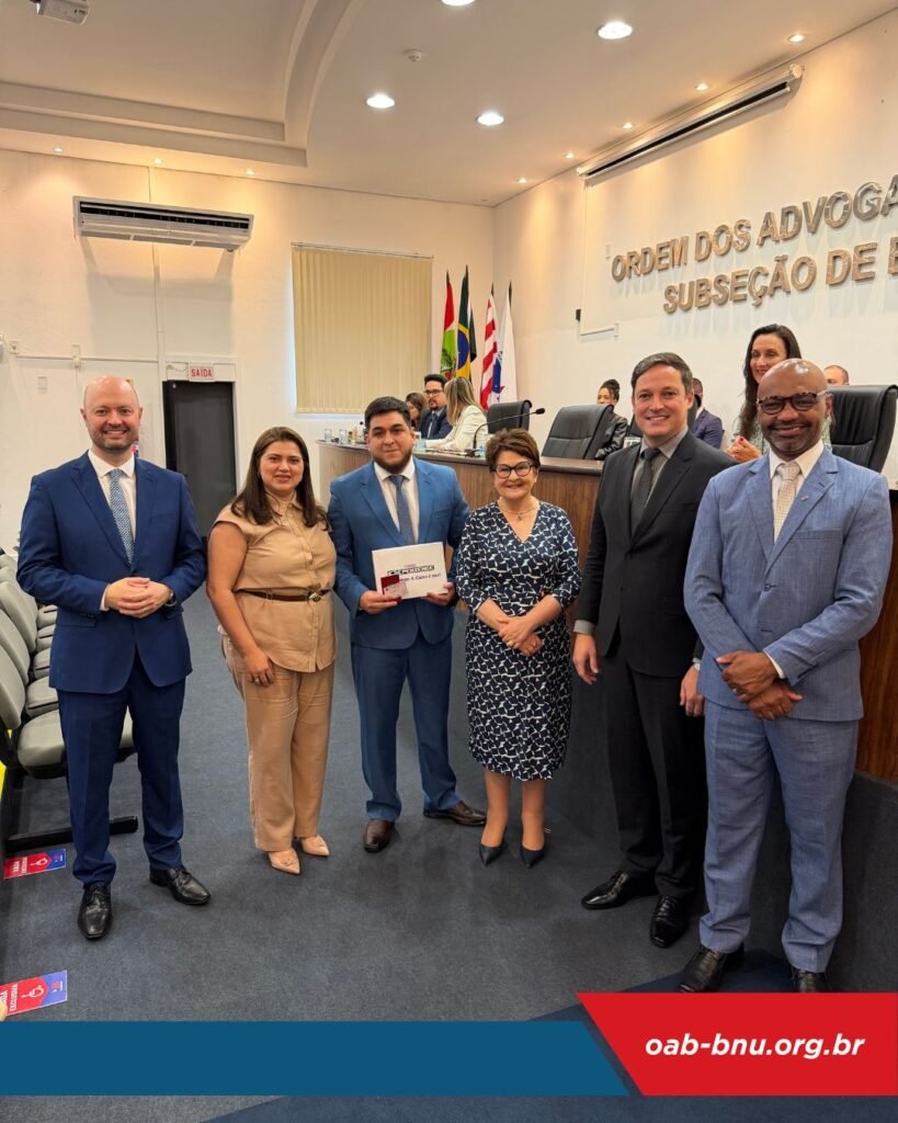 OAB Blumenau recebe novos advogados em solenidade de entrega de credenciais e reforça compromisso com a valorização da advocacia